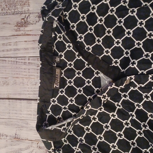 ladies blouse - Picture 2 of 3